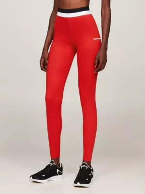 Calça legging esportiva de comprimento total e corte justo.