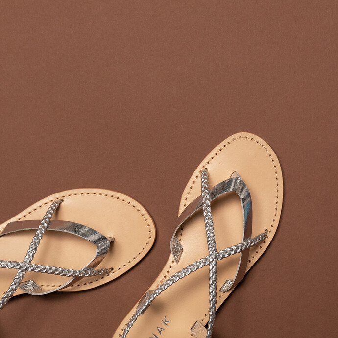 Sandales à brides tressées  en cuir metallisé argent
