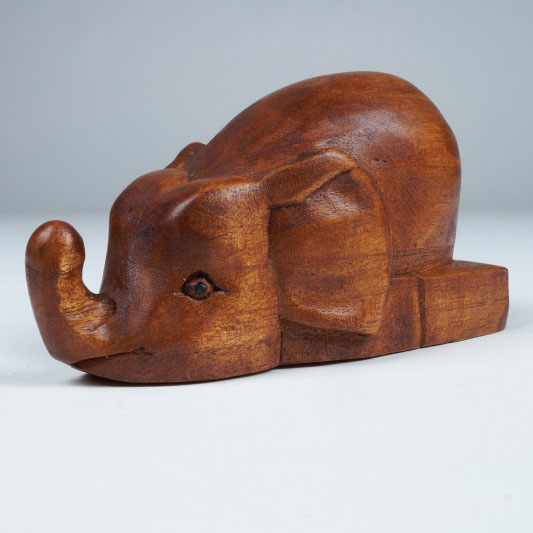 Handgeschnitzter Holzelefant, B 15 cm, H 9 cm, L 9 cm von fischer's lagerhaus