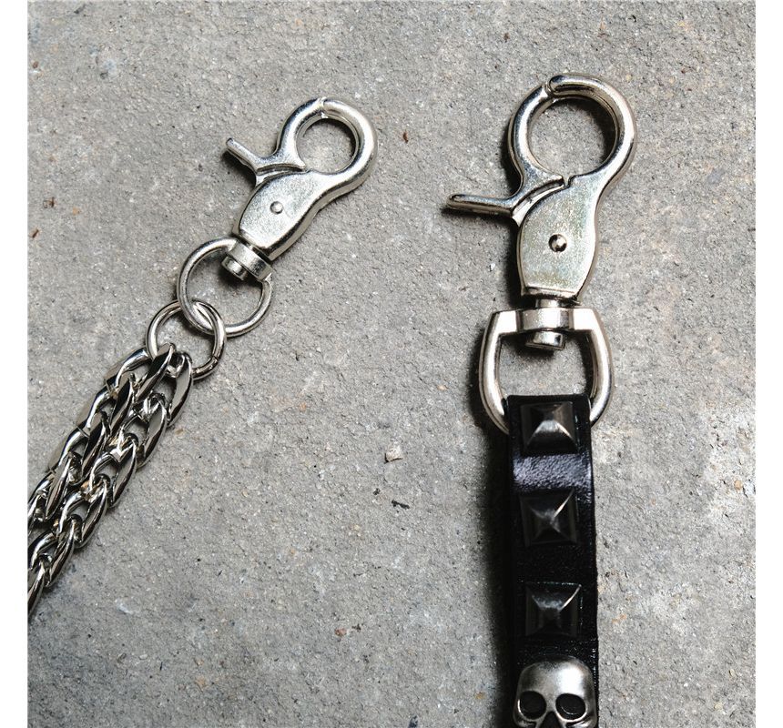 BABLIBU - Broekketting met schedel en studs