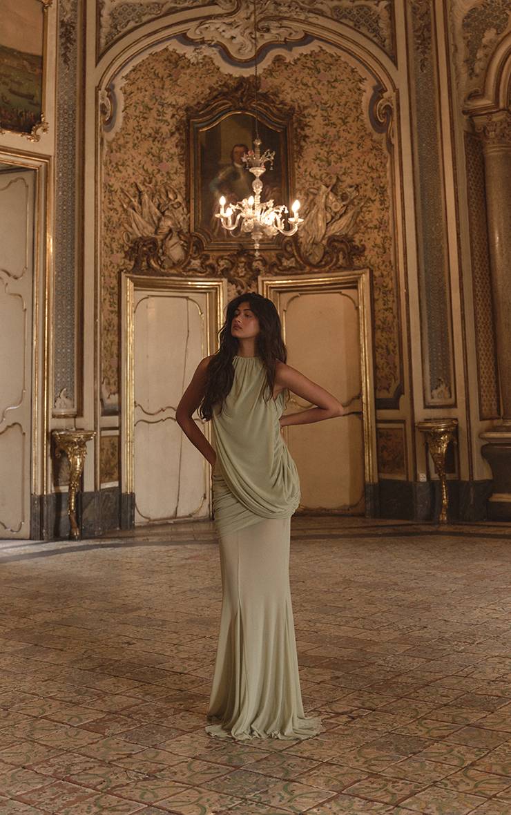 Vert Sauge Robe Longue Moulante Plt Label En Mesh À Col Montant Avec Drapé Asymétrique Et Godets À Queue De Poisson