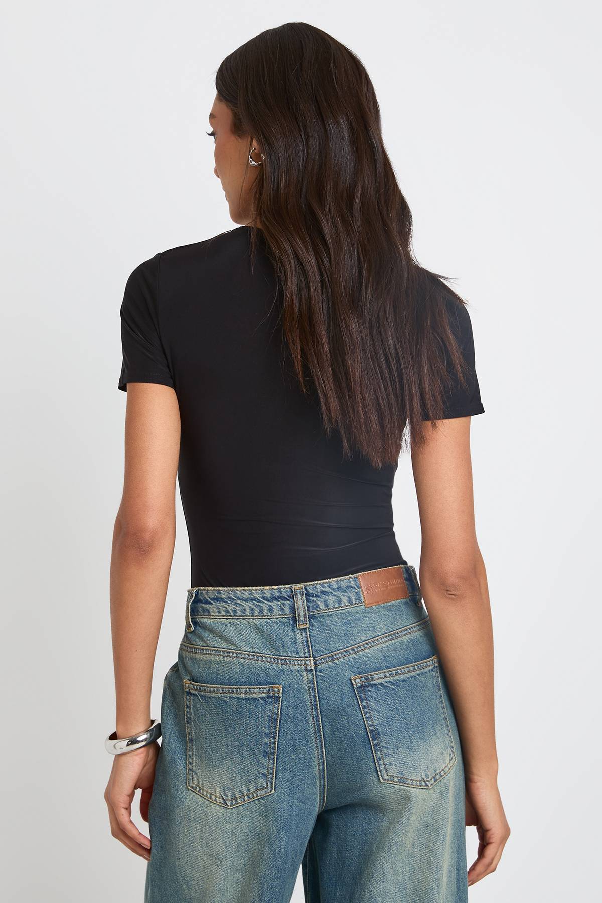 boohoo Body Grande Taille À Manches Courtes En Tissu Slinky Double Épaisseur