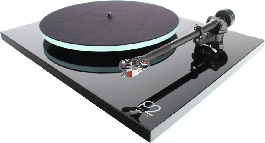 Rega Planar 2 Noir laqué avec cellule Nd3 Platines vinyle hi-fi