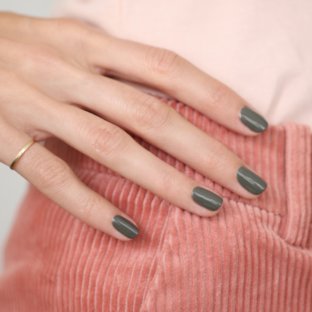 Manucurist Green Khaki