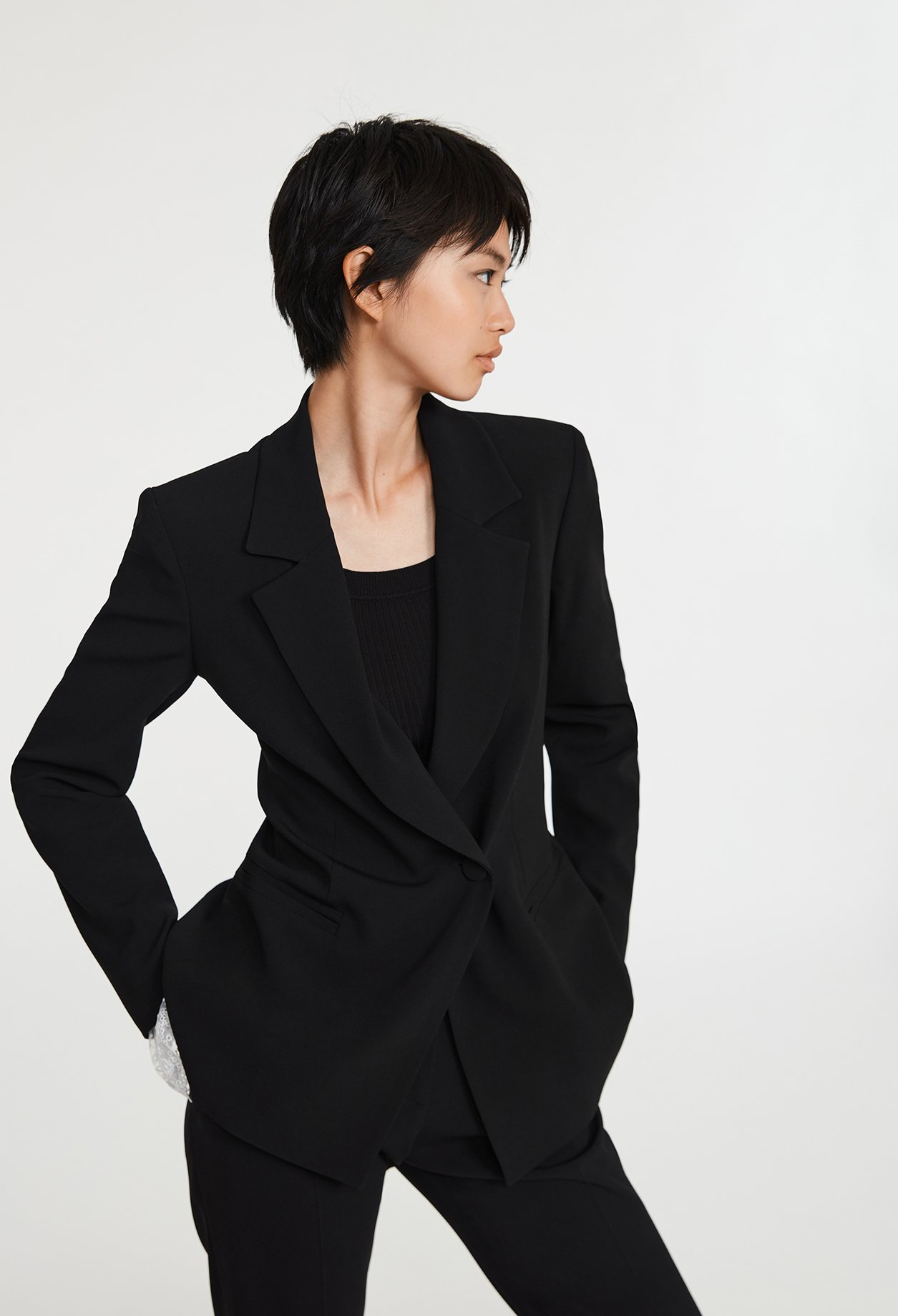Veste tailleur ceinturee