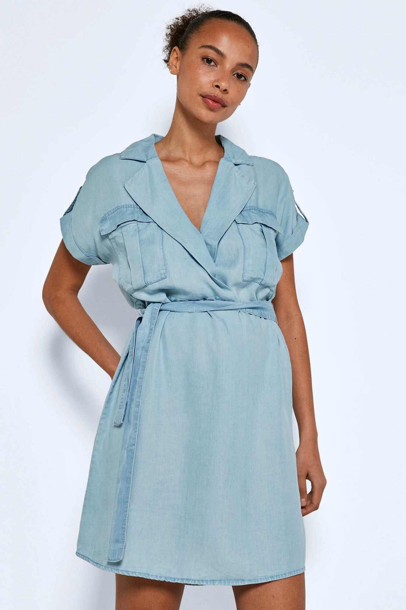 Vestido curto tipo camisa em Lyocell Tencel