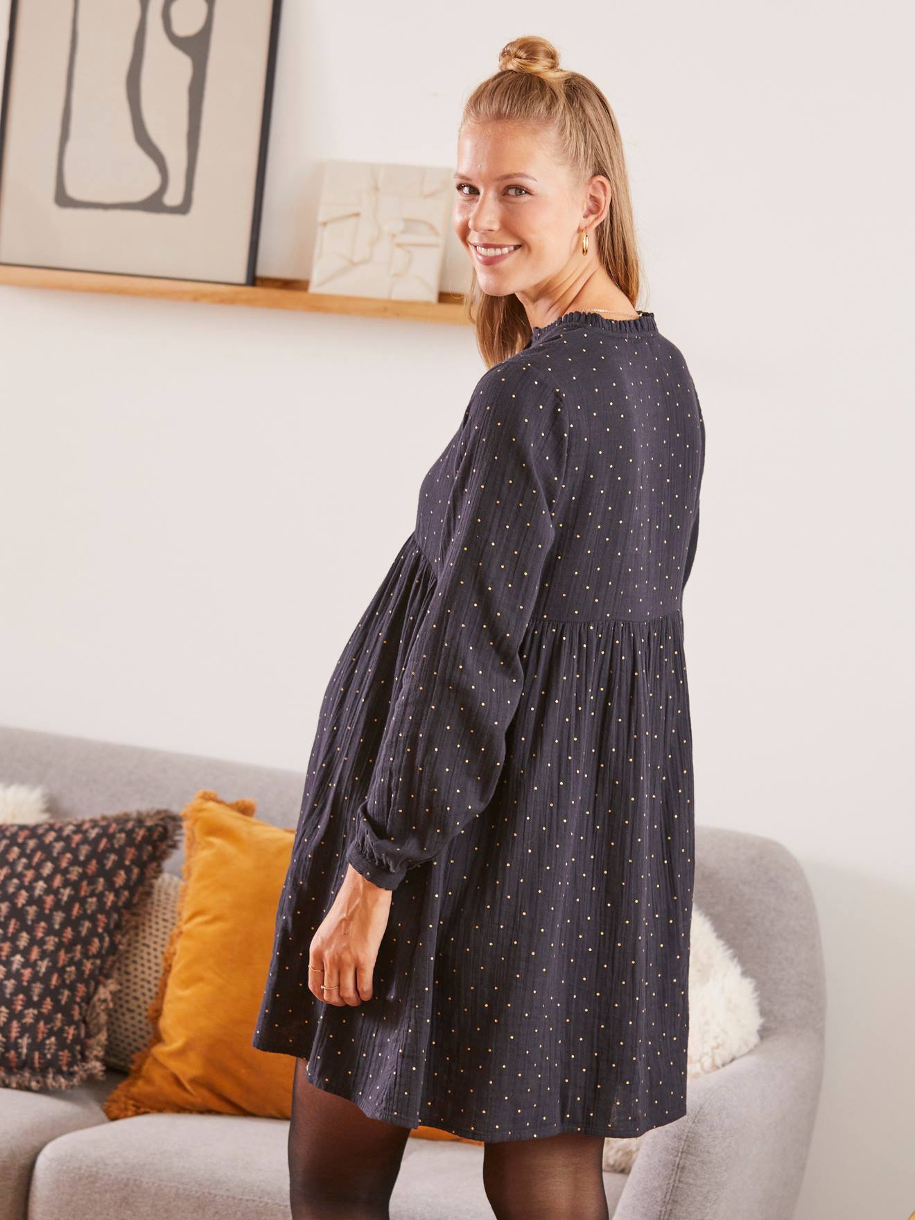 Vestido de maternidade e amamentação em chiffon de algodão estampado cinza escuro