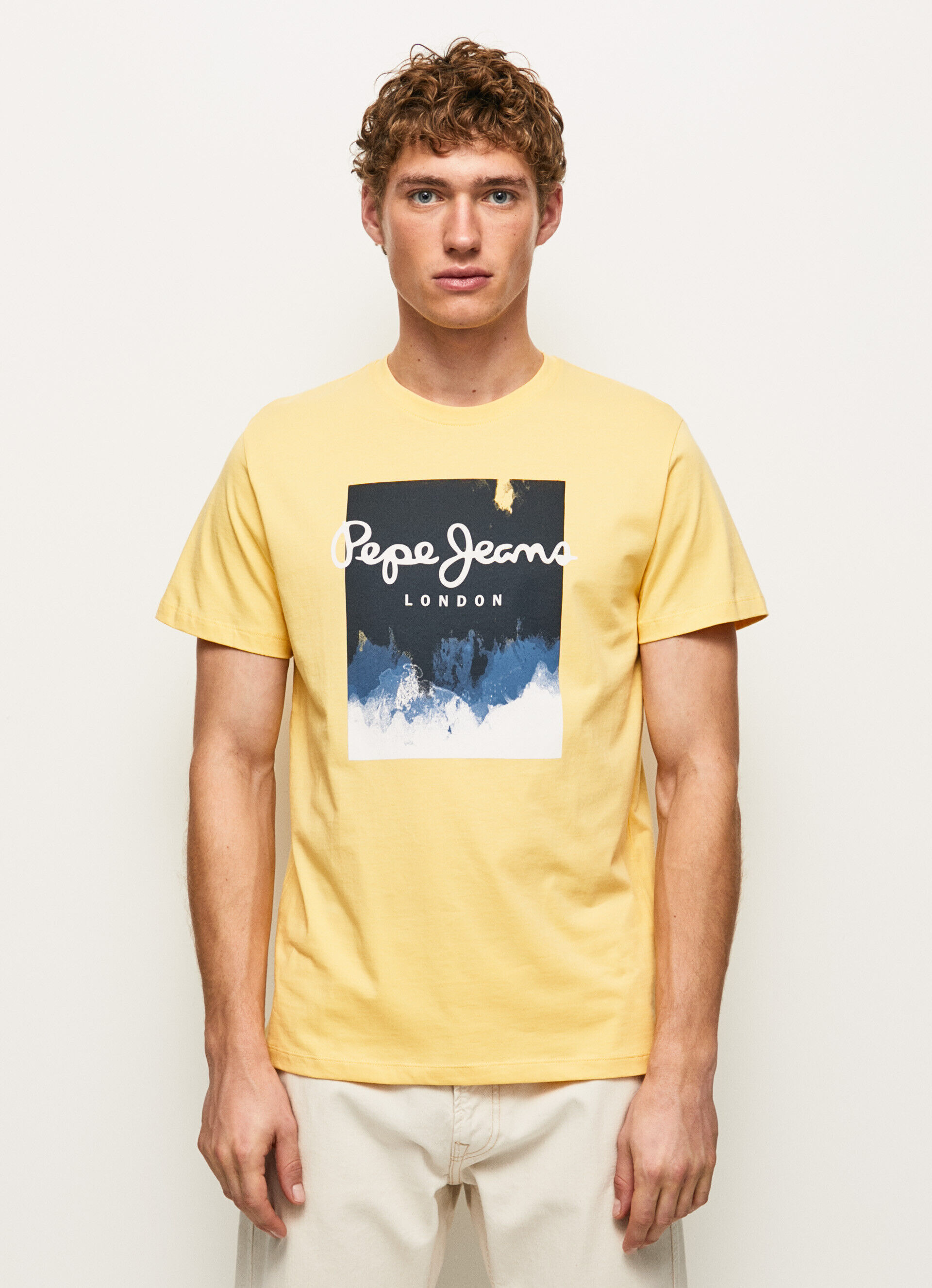 CAMISETA COM LOGOTIPO ESTAMPADO - brilhante