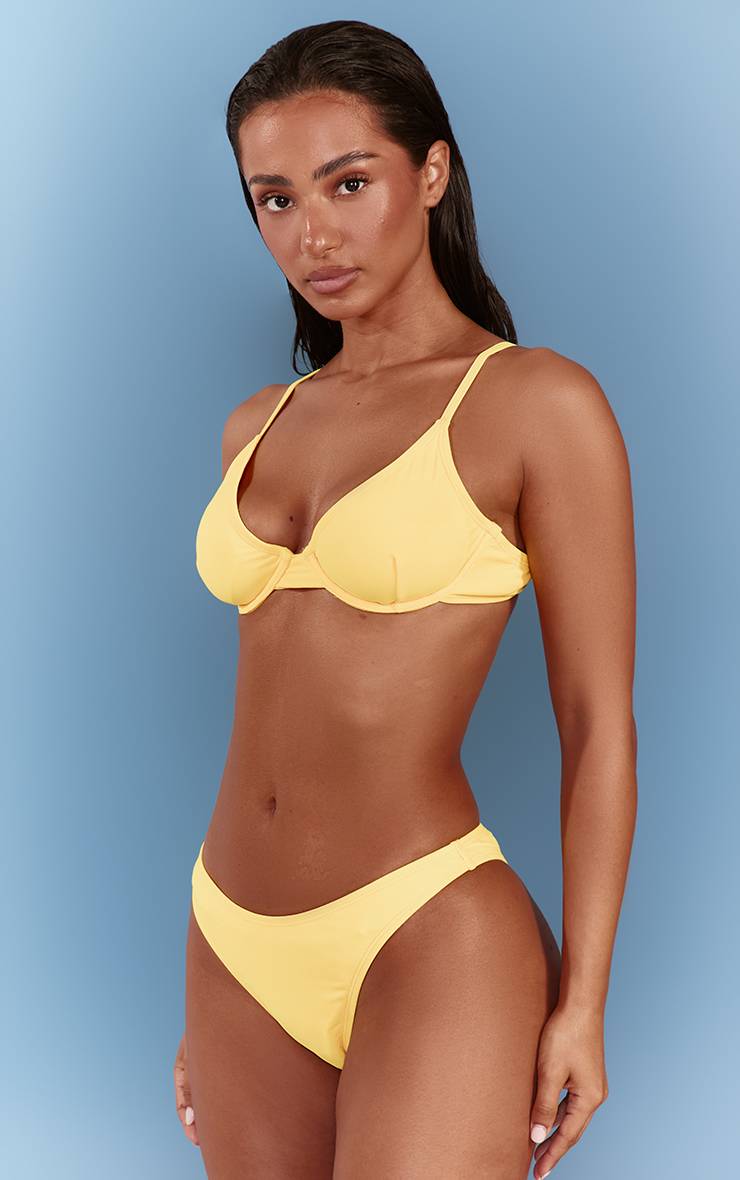 Jaune Haut De Bikini À Armatures Basique