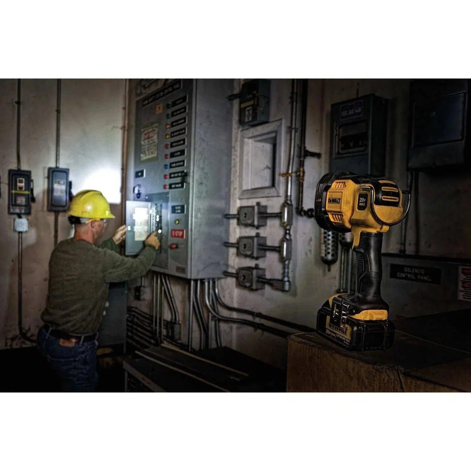 DeWALT DCL043 Spotlight 18V XR Basic Body
