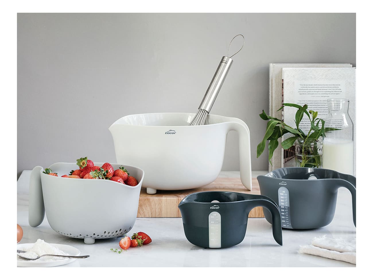 Bol, passoire - et pots mesureurs - ensemble 4 pièces - Lacor