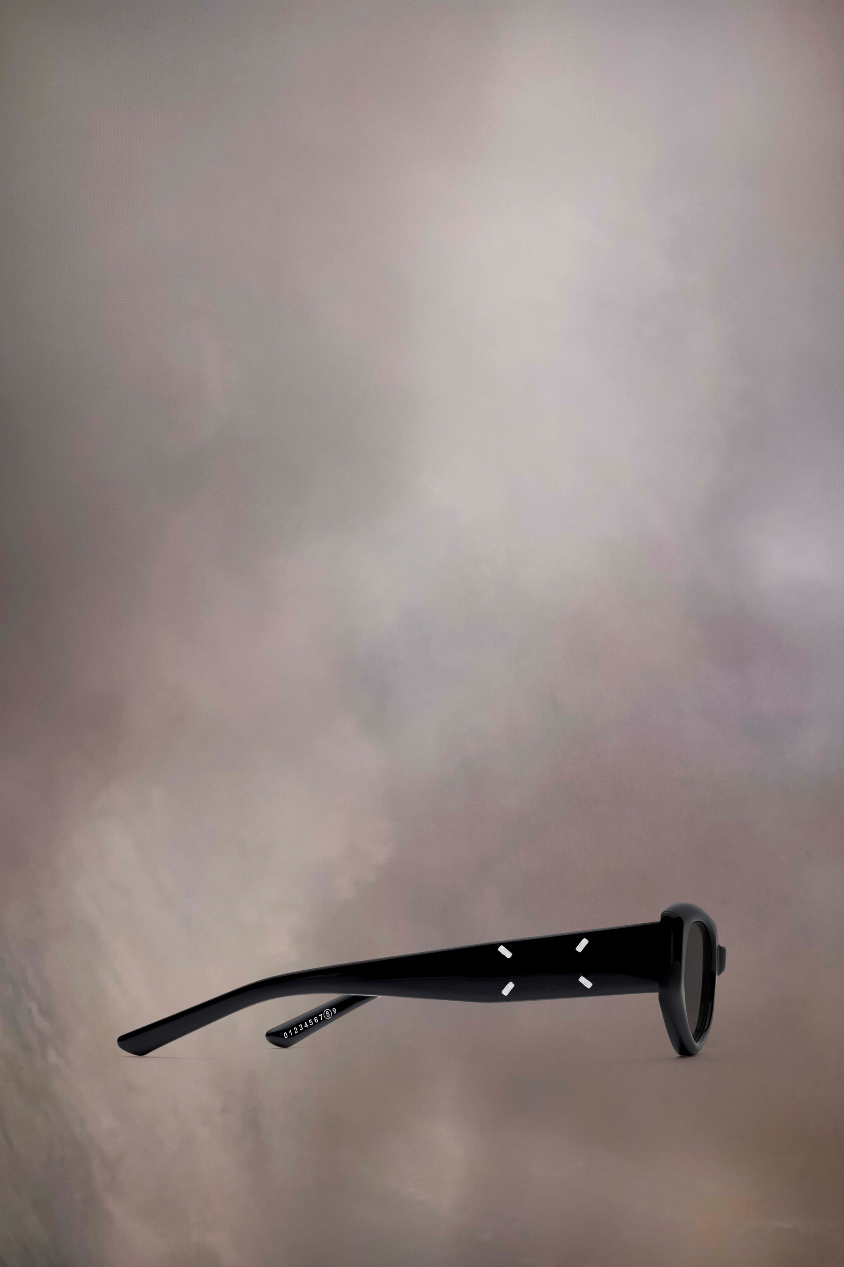 Lunettes de soleil minimalistes noires x Gentle Monster​