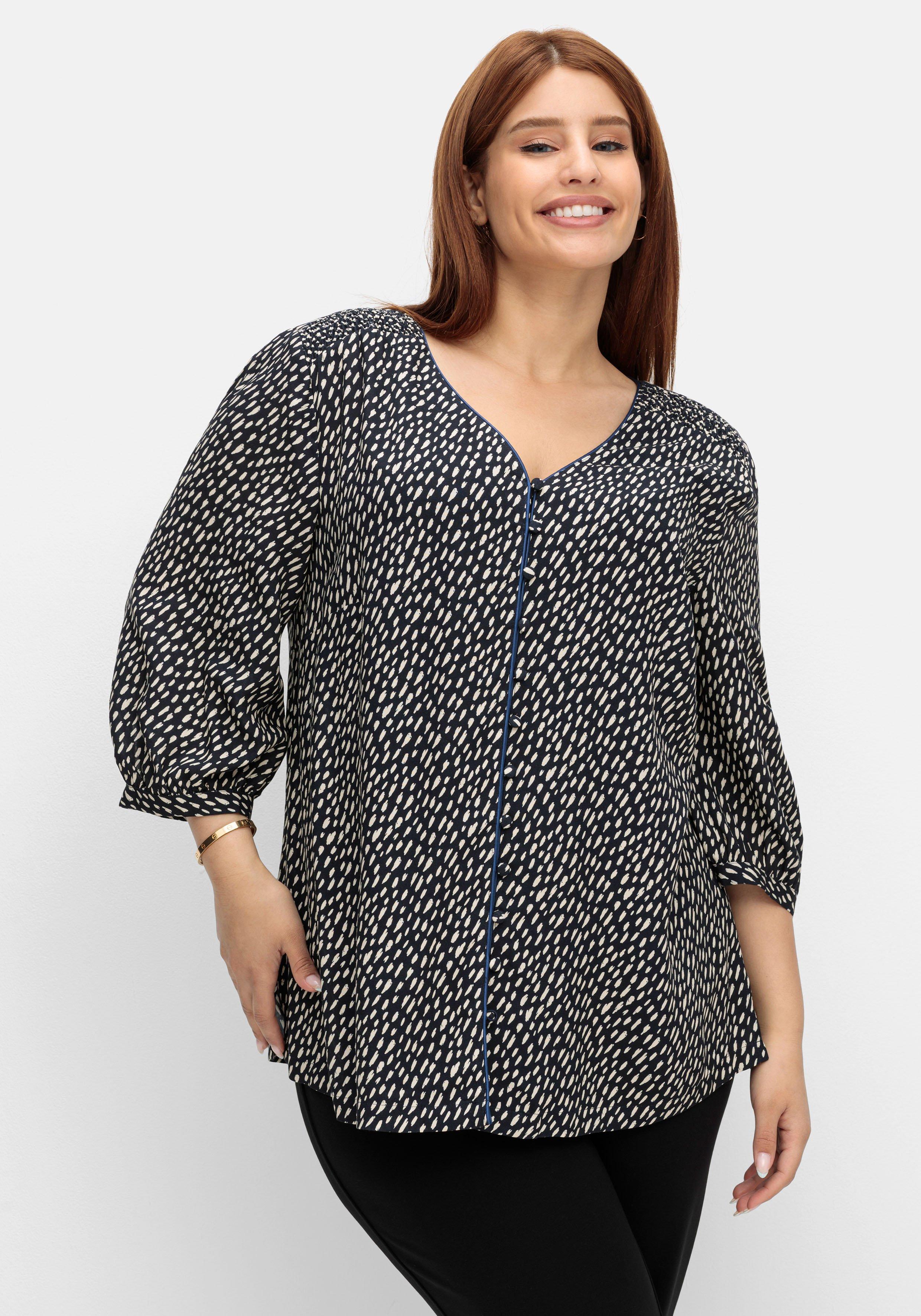 Bluse in Petite Passform, mit Alloverdruck