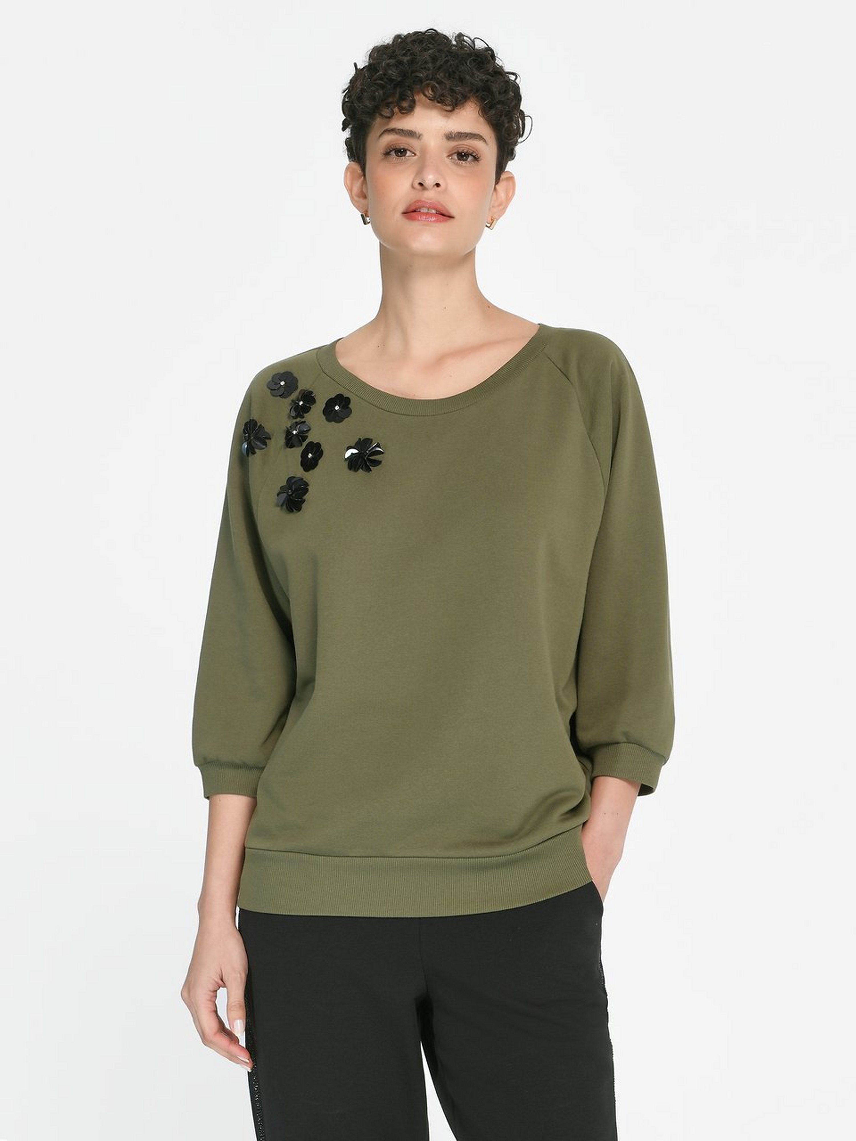 Sweatshirt
