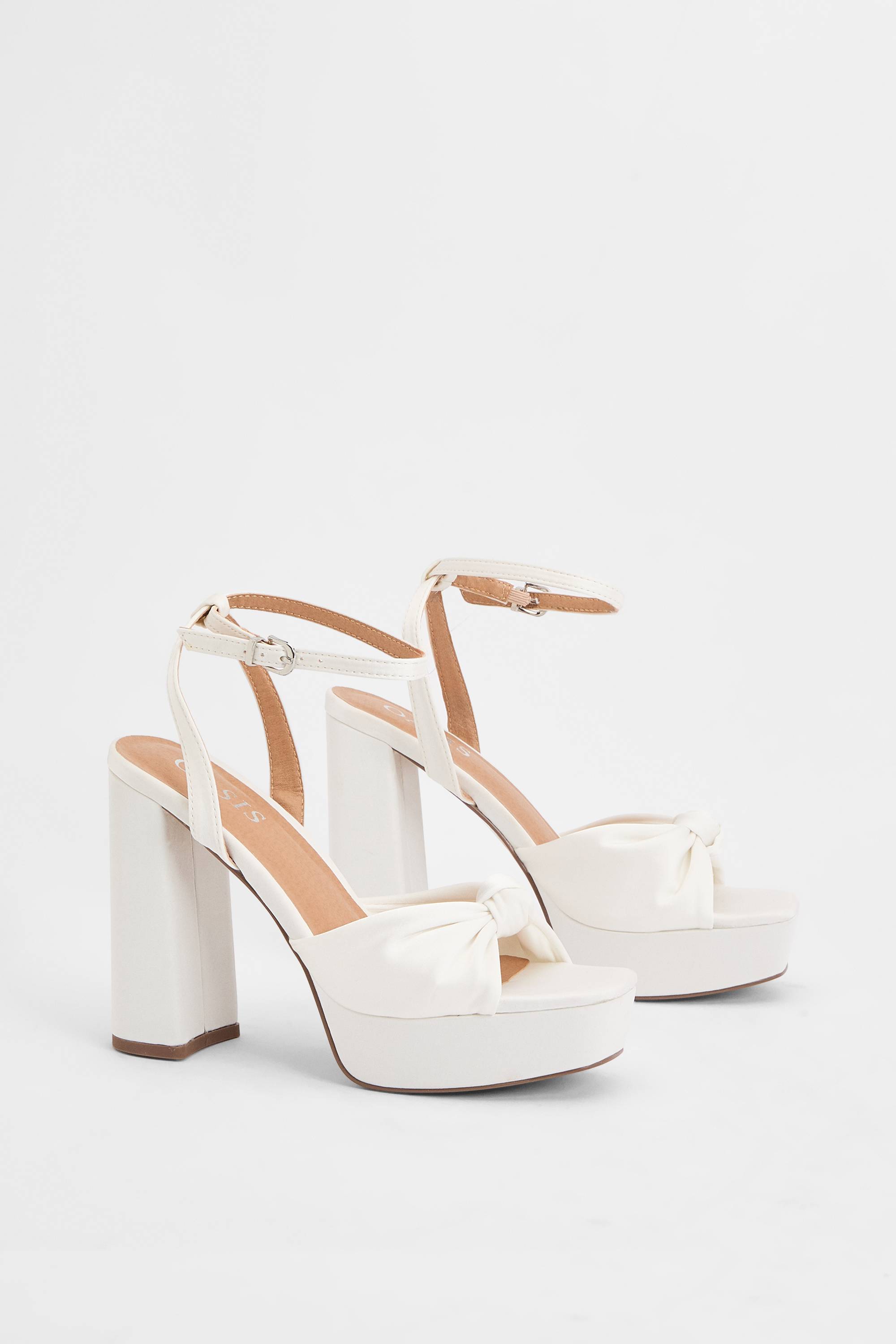 Oasis Sandales De Mariée Melody À Nœud Frontal En Satin Bout Carré Talon Bloc Haut