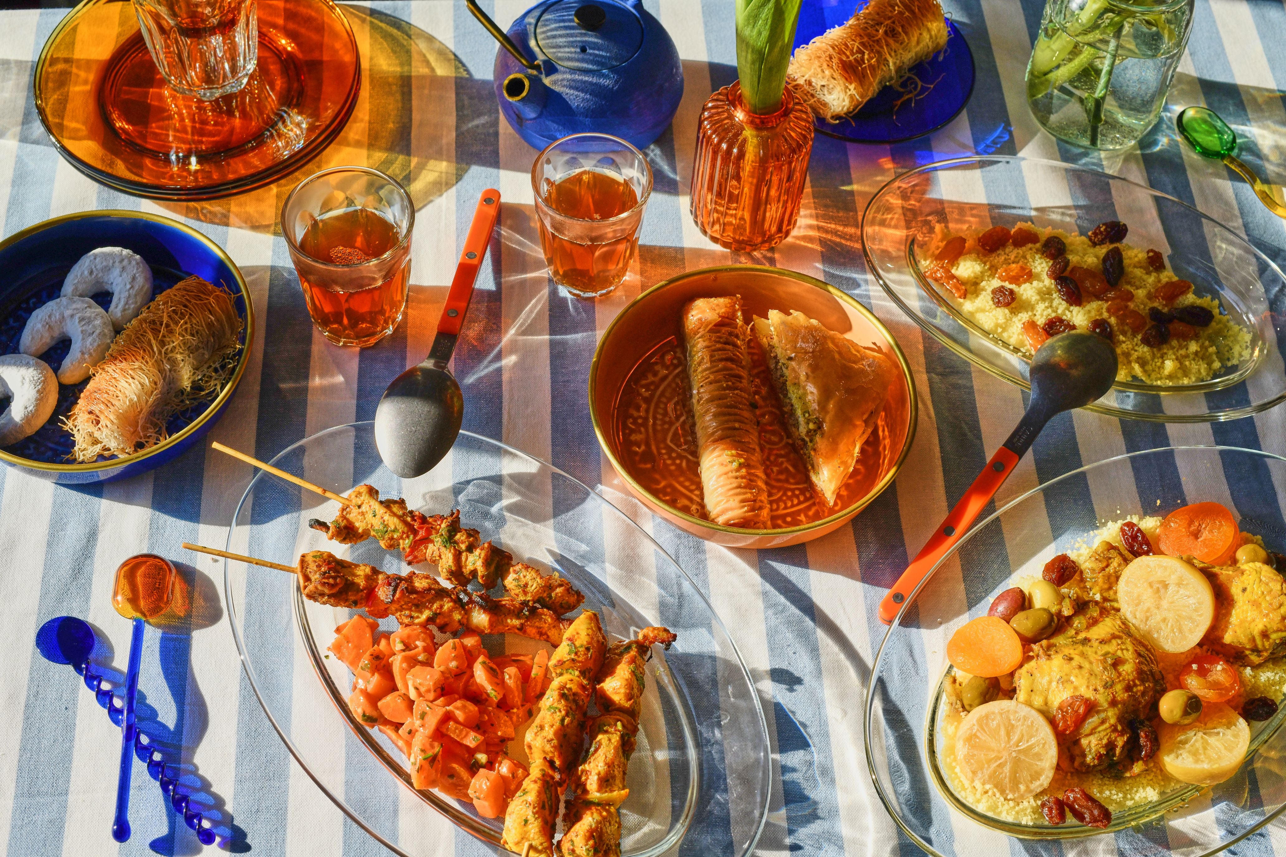 Lys - Plat de service en verre transparent ovale