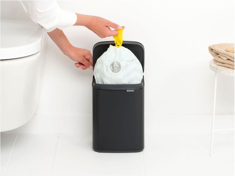 Brabantia Kosmetikeimer Bo Waste Bin 4 l, Schwarz matt Mülleimer