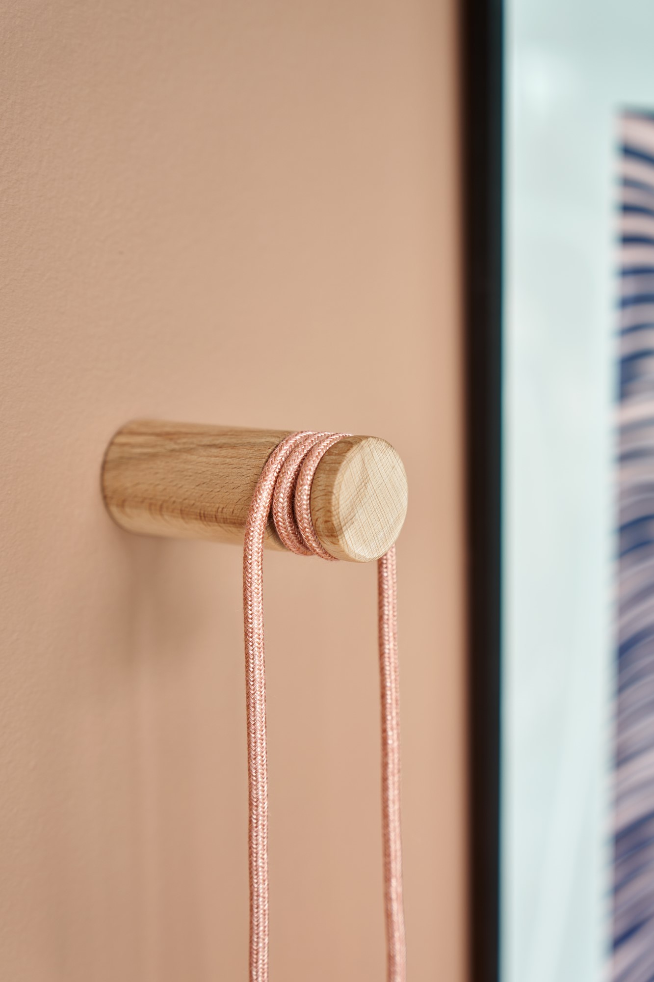 Plug-in pendellampe Wenge | Tekstilkabel/birketræ og termoplastisk fatning.  2,5 m. E27. | Orange, Dark Wood | Creative Cables