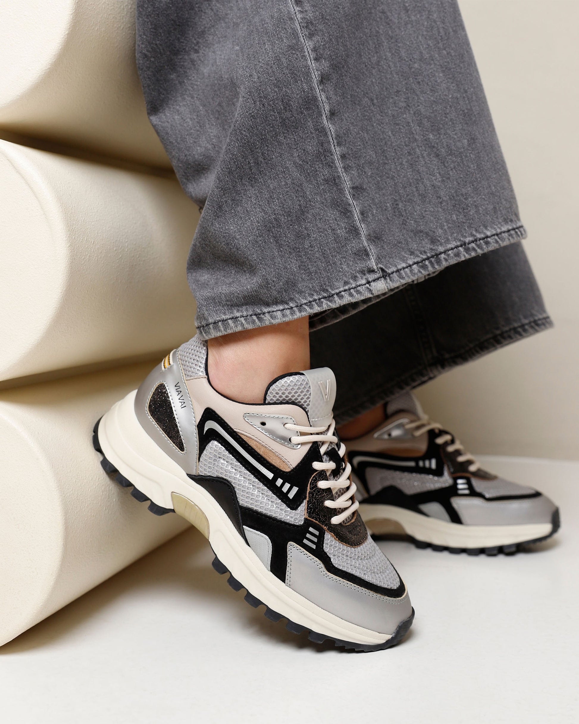 VIA VAI grijze dames sneakers Danae Noah