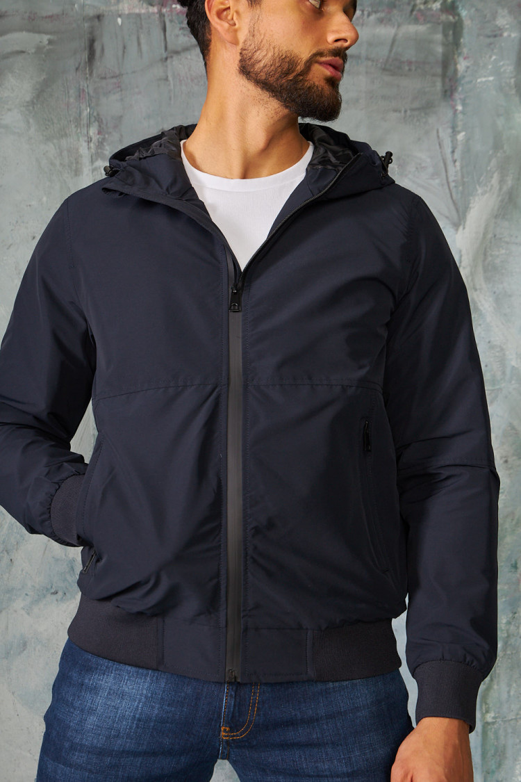 Veste à capuche bleue foncé