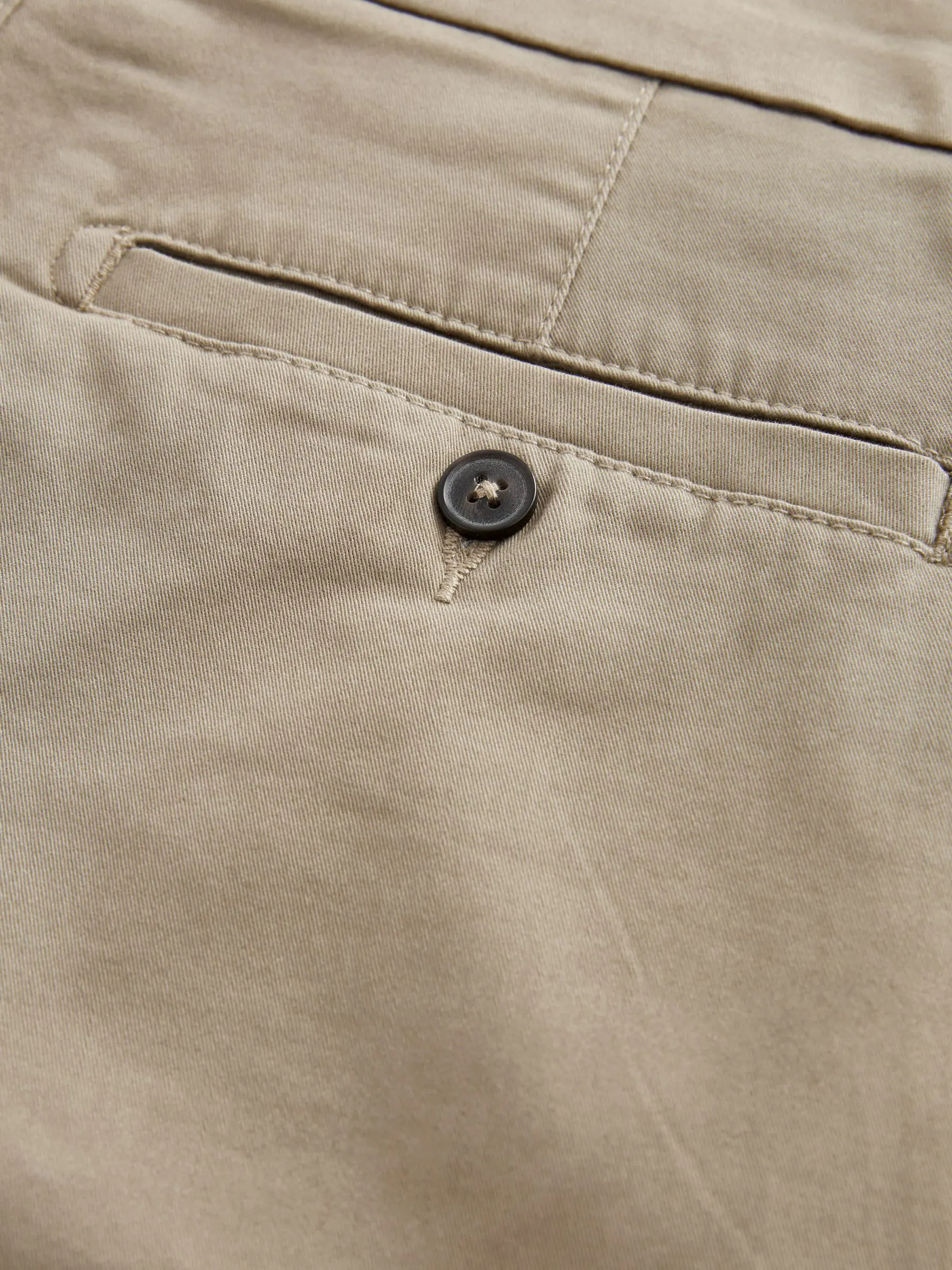 Pastelgeel - Strakke Pasvorm - Chinoshort met stretch