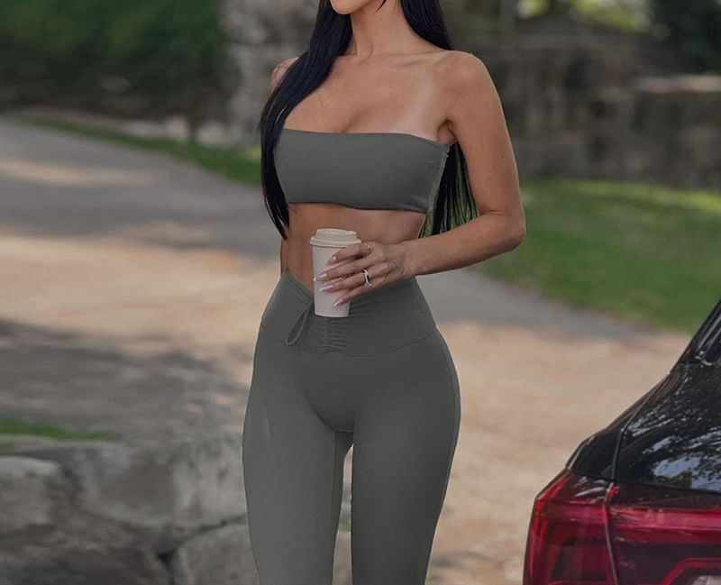 SugaSaurus - Set: effen tubetop + legging met hoge taille