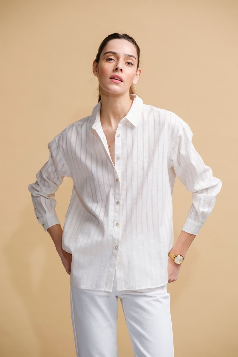 CAMISA COM RISCAS DE FANTASIA