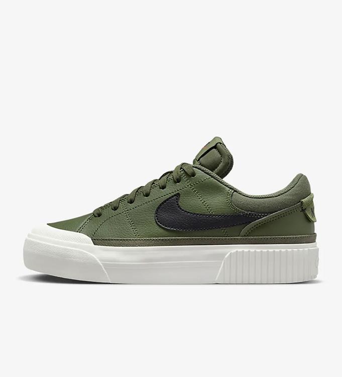Nike Women Court Legacy Lift Sneakers