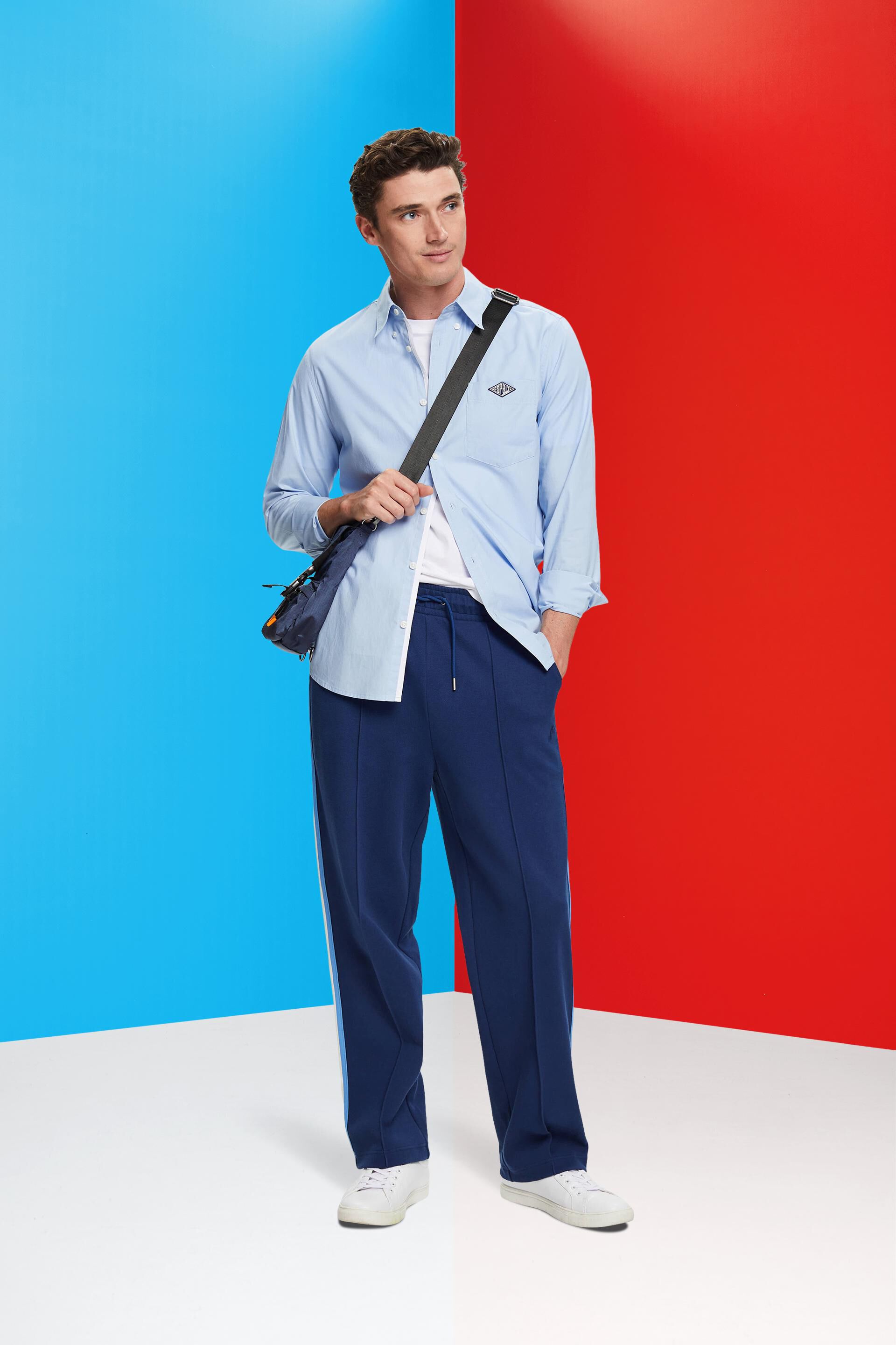 Chemise en coton dotée d'un col à pointes boutonnées