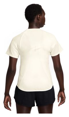 Maillot manches courtes Nike Swift Beige Femme