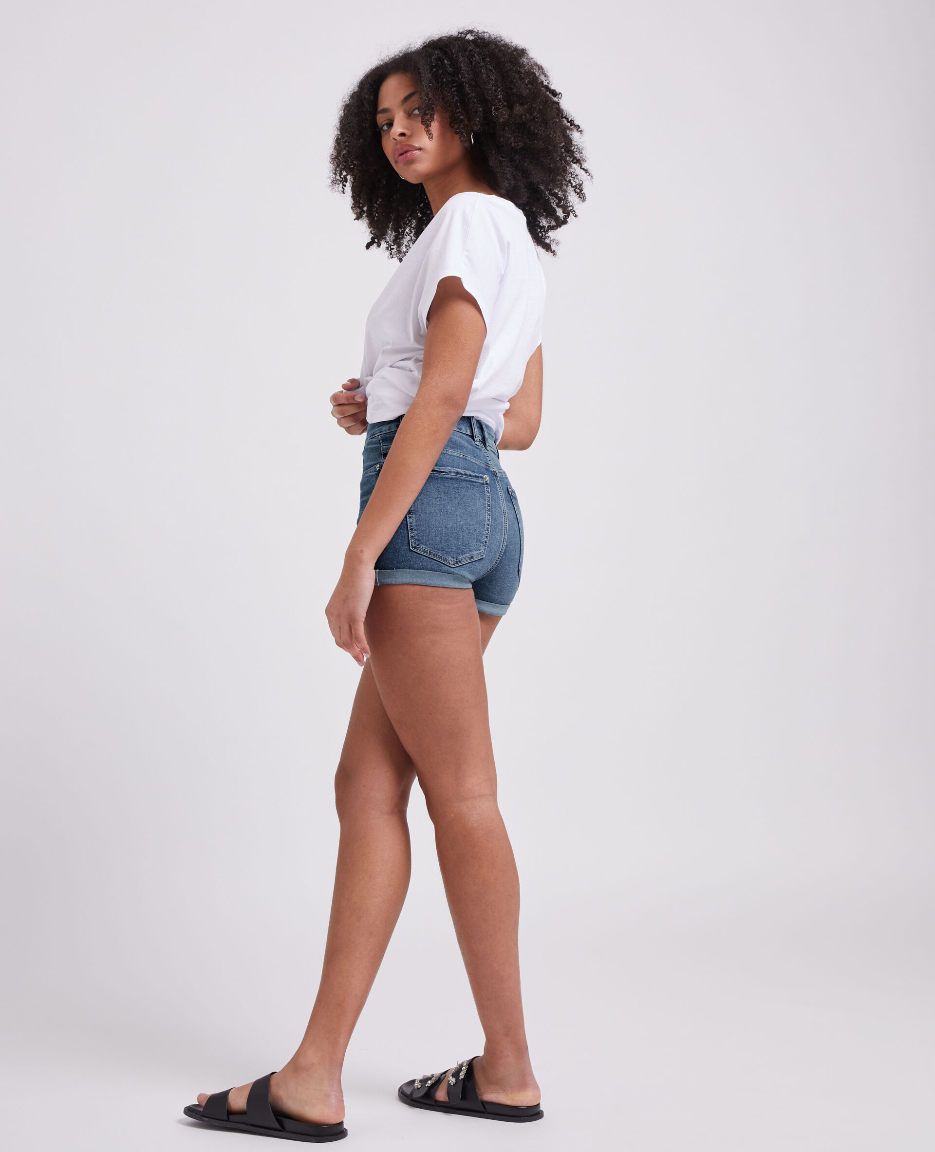 Short en jean bords roulottés - Bleu