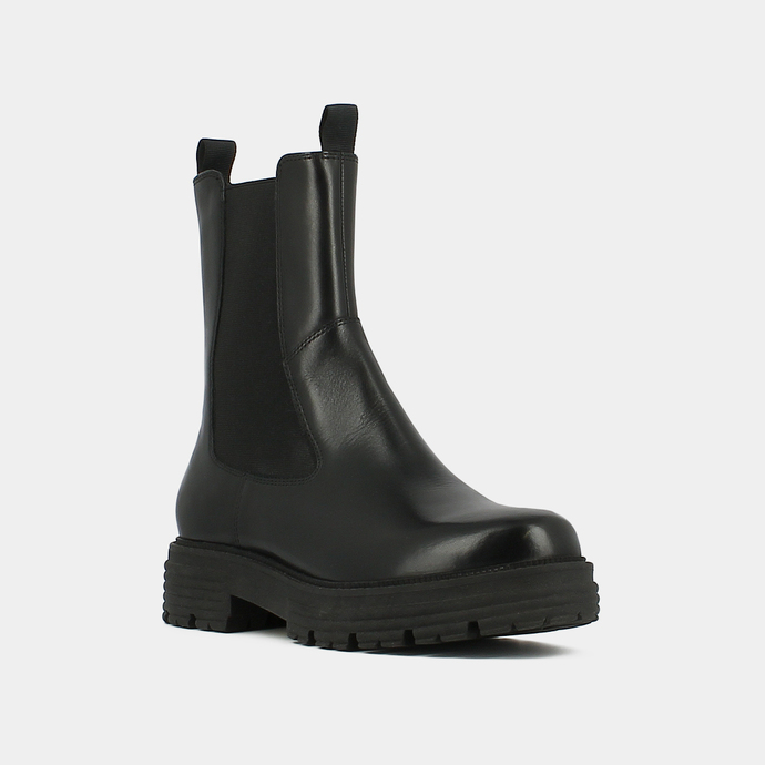 Boots à semelles crantées  en cuir noir