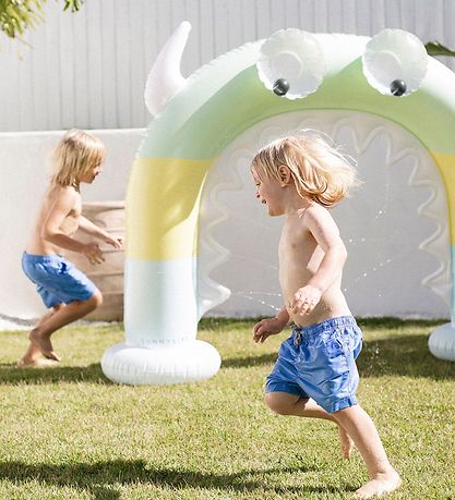SunnyLife Aufblasbarer Sprinkler - 170x165 cm - Monty das Mons