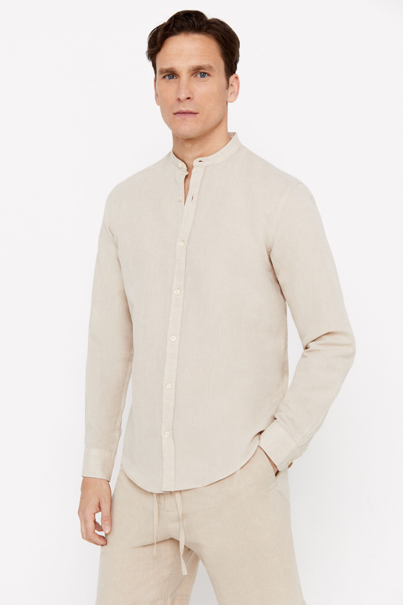 Camisa de linho e algodão com gola mandarim - Bege