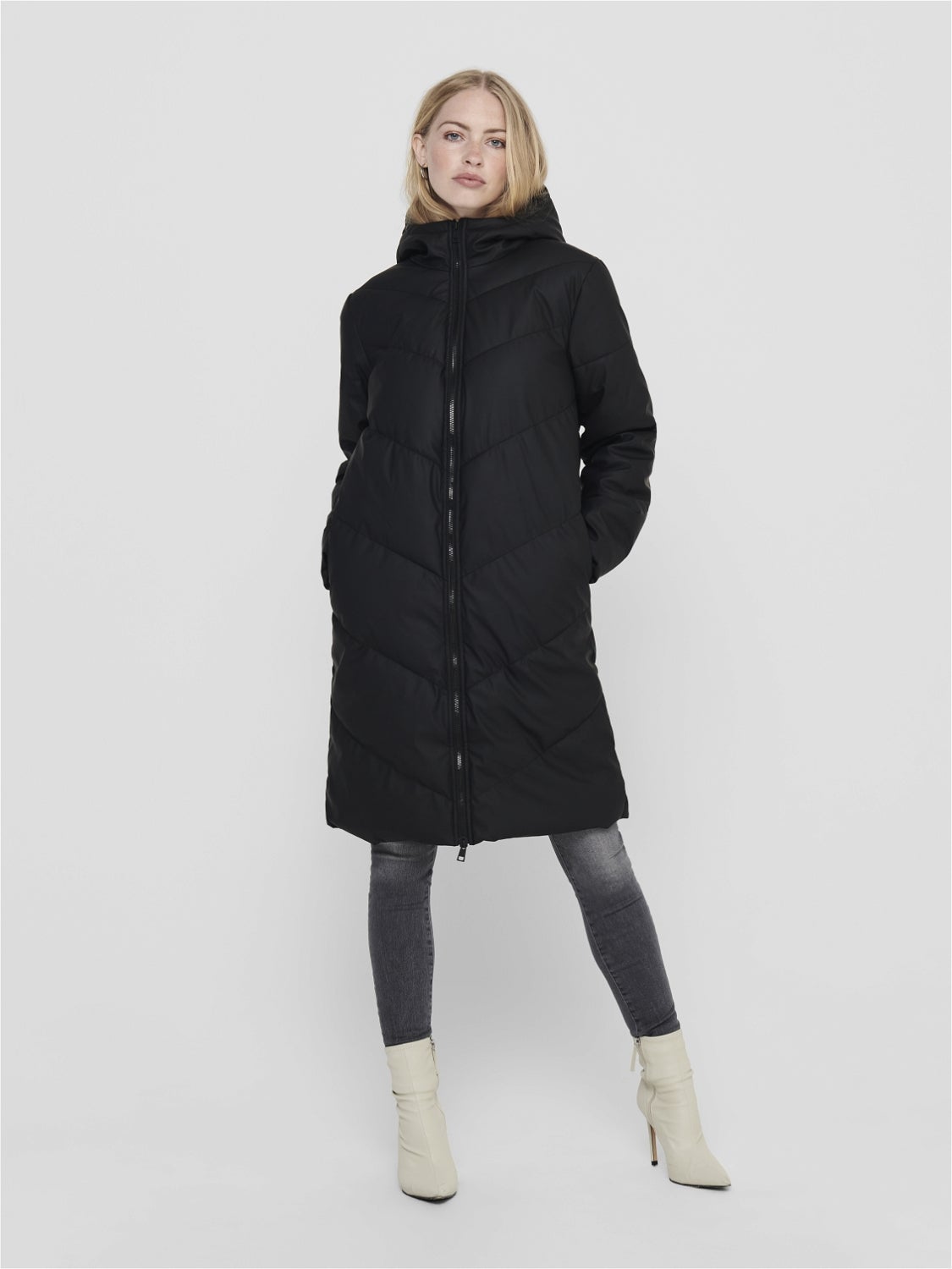 JDYULRIKKA Steppmantel Black