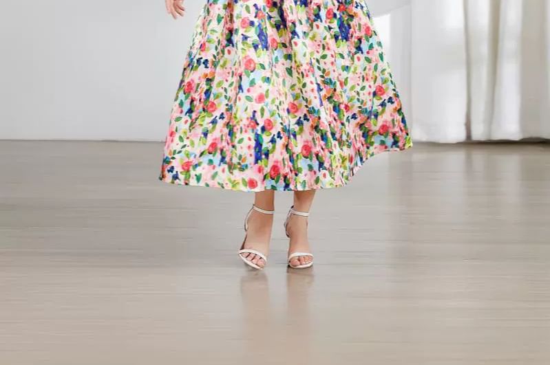 Aurora - Mouwloze maxi-A-lijnjurk met bloemenprint