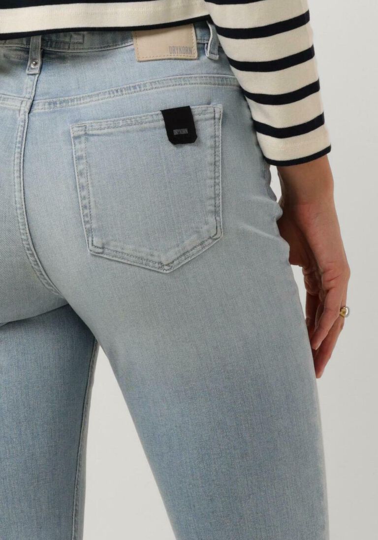 DRYKORN lichtblauwe drykorn flared jeans far
