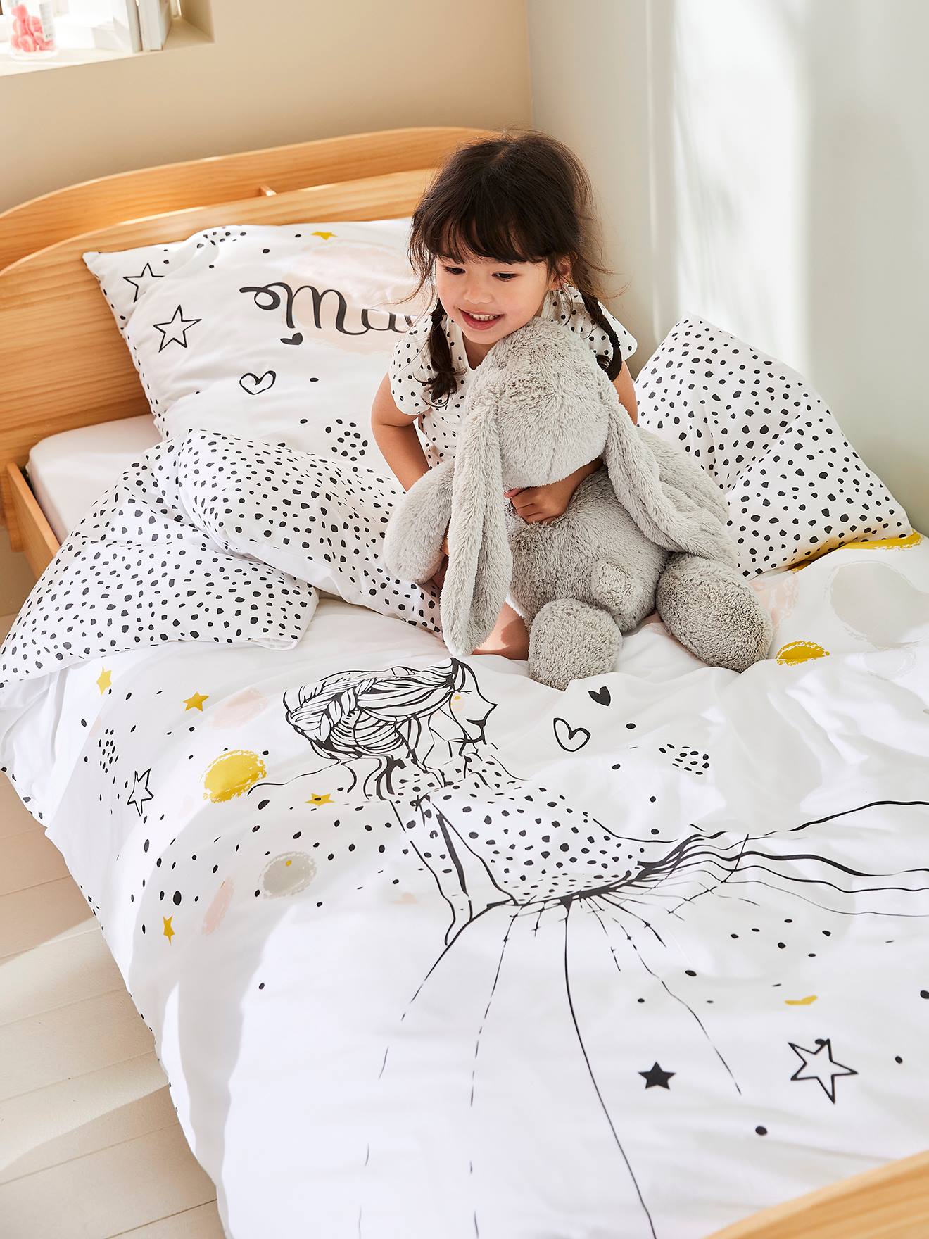 Conjunto infantil Magicouette® Princesa e Bolinhas, branco claro liso com motivos.