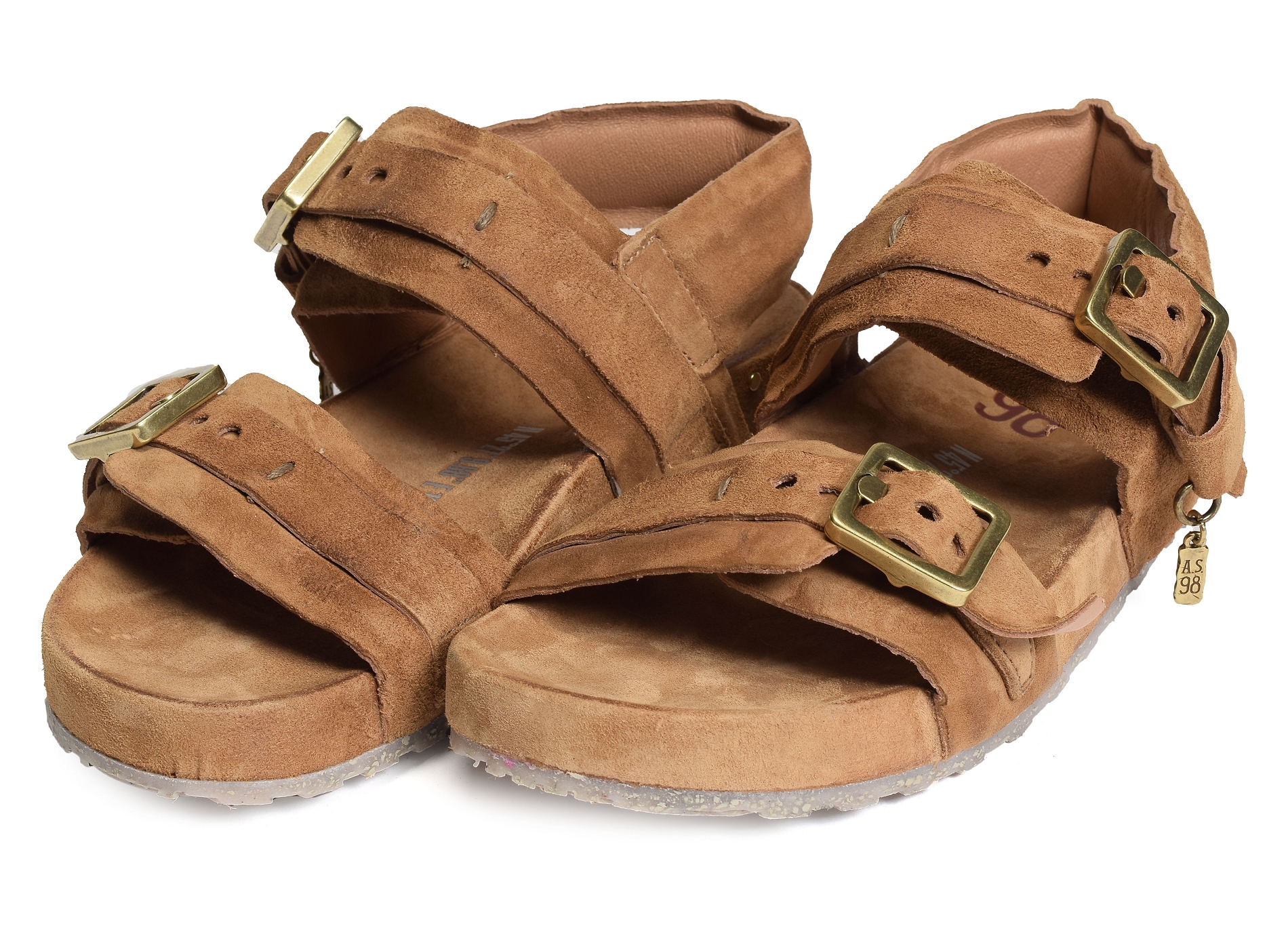 B67004 camel