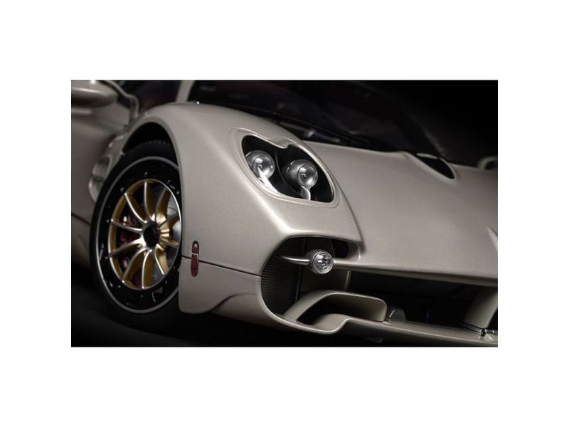 Pocher Bausatz Pocher Pagani Utopia Coupé 1:8 Spitzenmodell Pocher Pagani Utopia Coupé