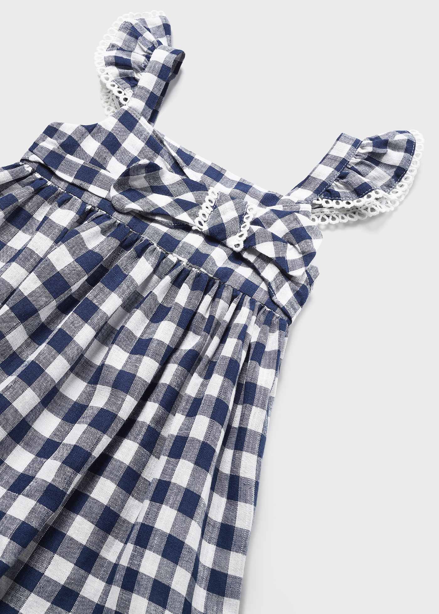 Vestido de bebê com capa de fralda estampada