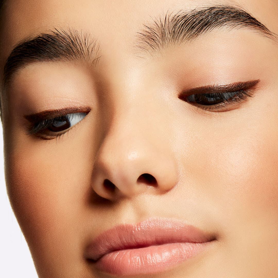MAC 24 HOURS LINER BRUSHSTROKE 24-HOUR LINER