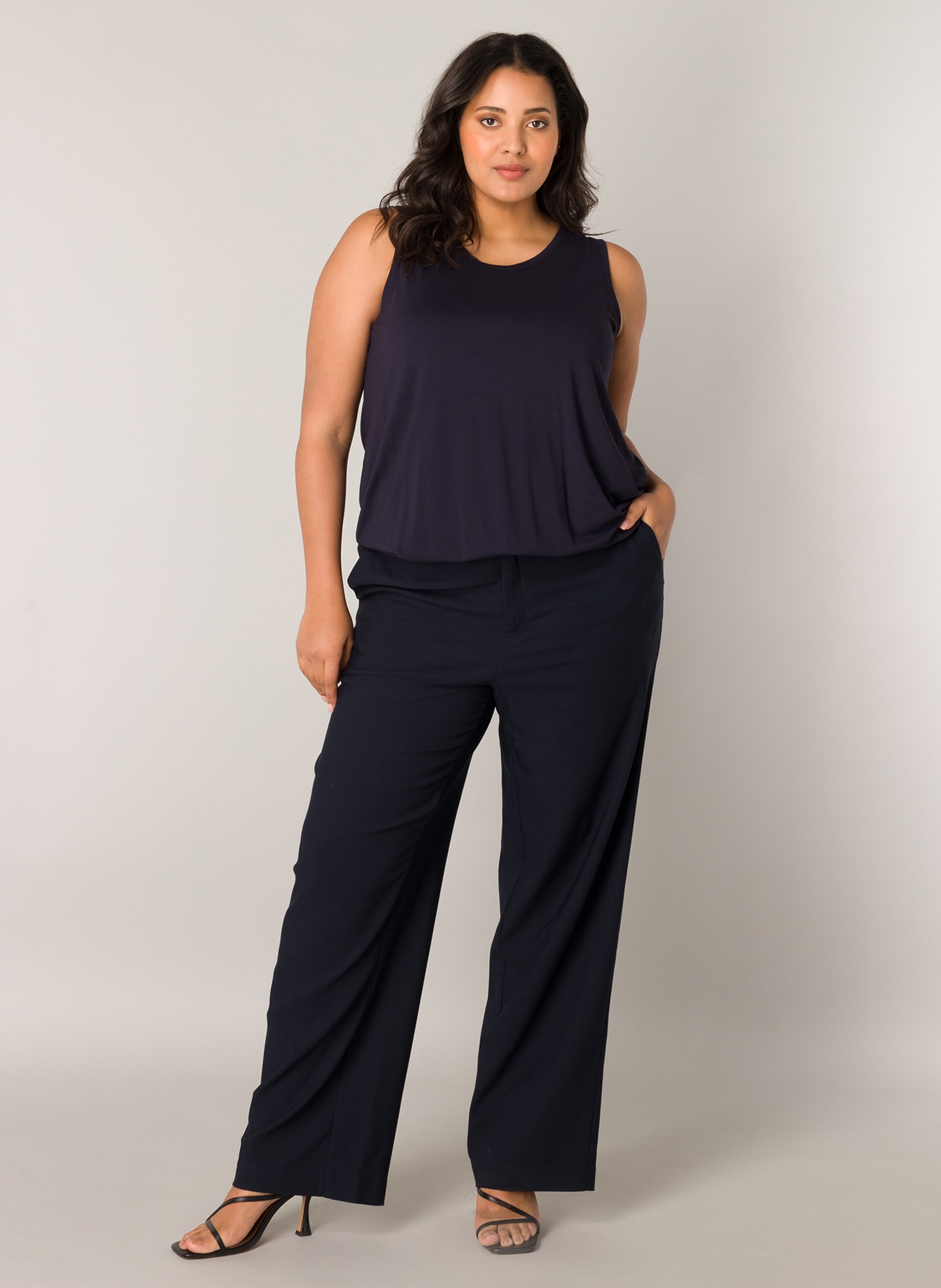 Base Level Curvy Stoffhose  Sommerhose mit Schlag und Viskose