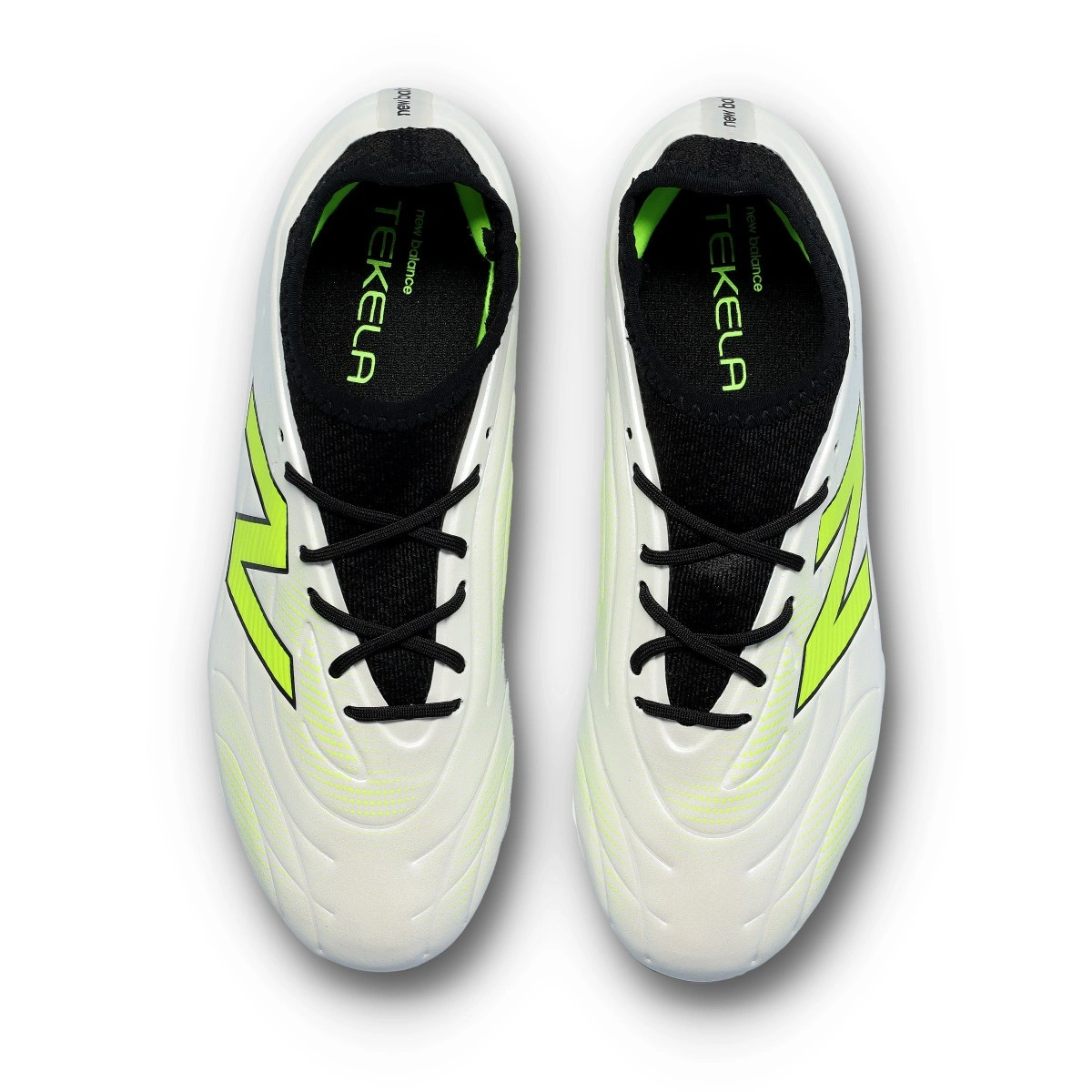 Chuteira New Balance Tekela Team Low Laced  FG V5 Criança