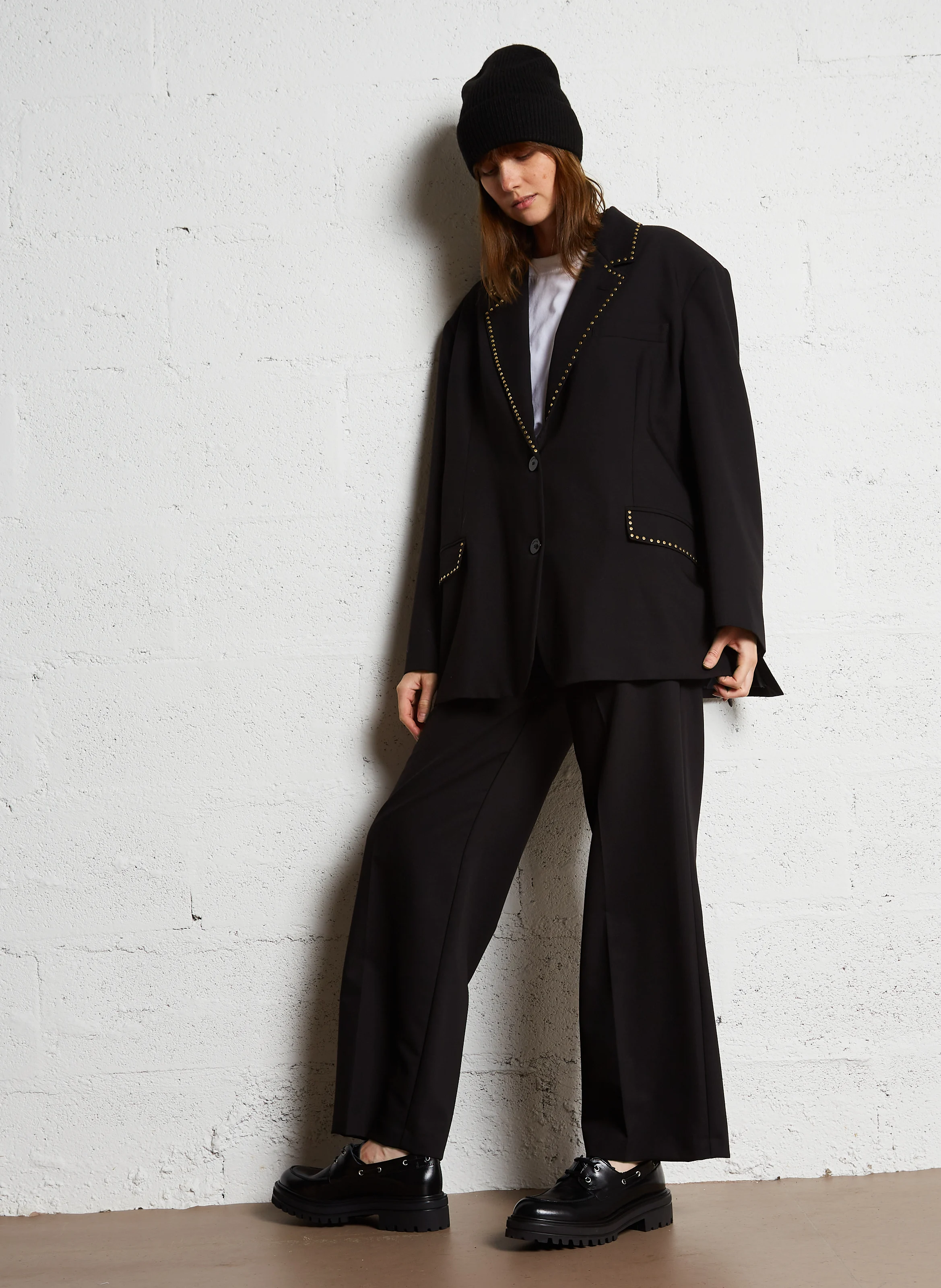 Veste de tailleur oversize à studs| Noir