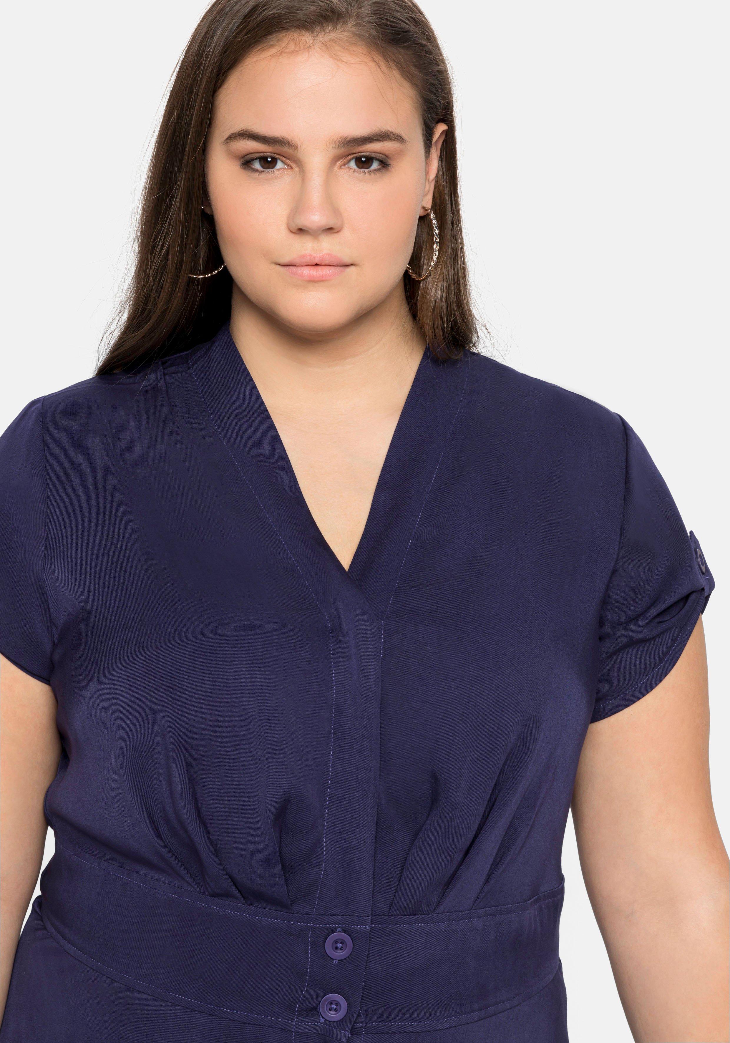Kleid mit Knopfleiste und weitem Rock