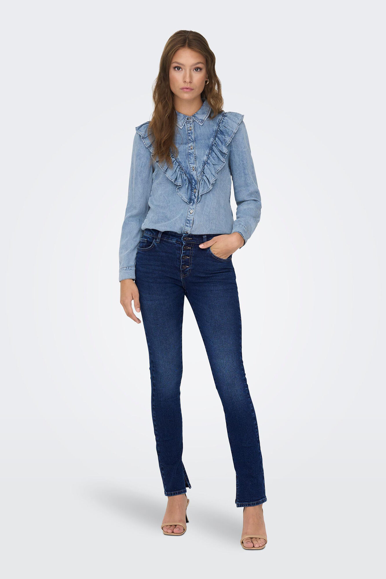 Calça jeans de corte reto com fendas