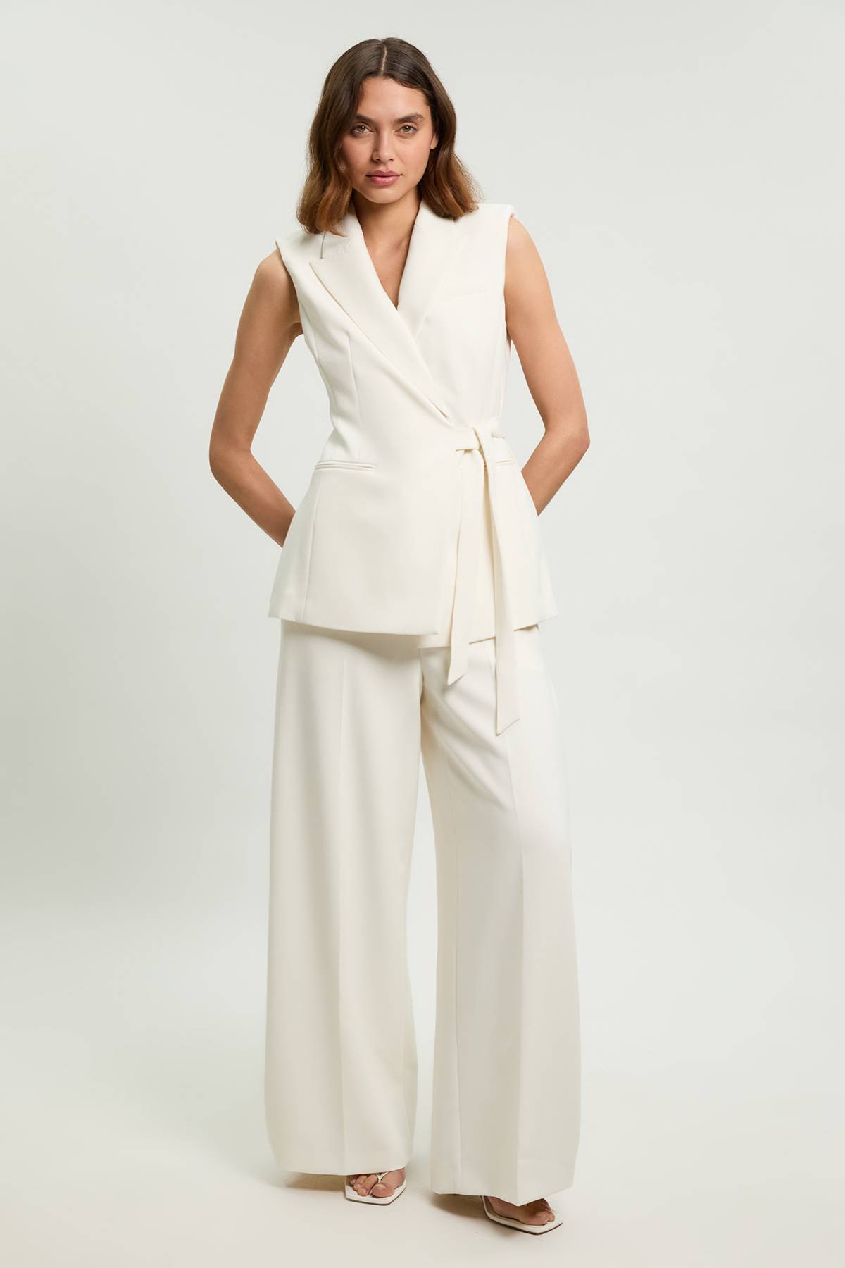 KarenMillen Gilet Ajusté En Tissu Stretch Compact Avec Lien À Nouer À La Taille