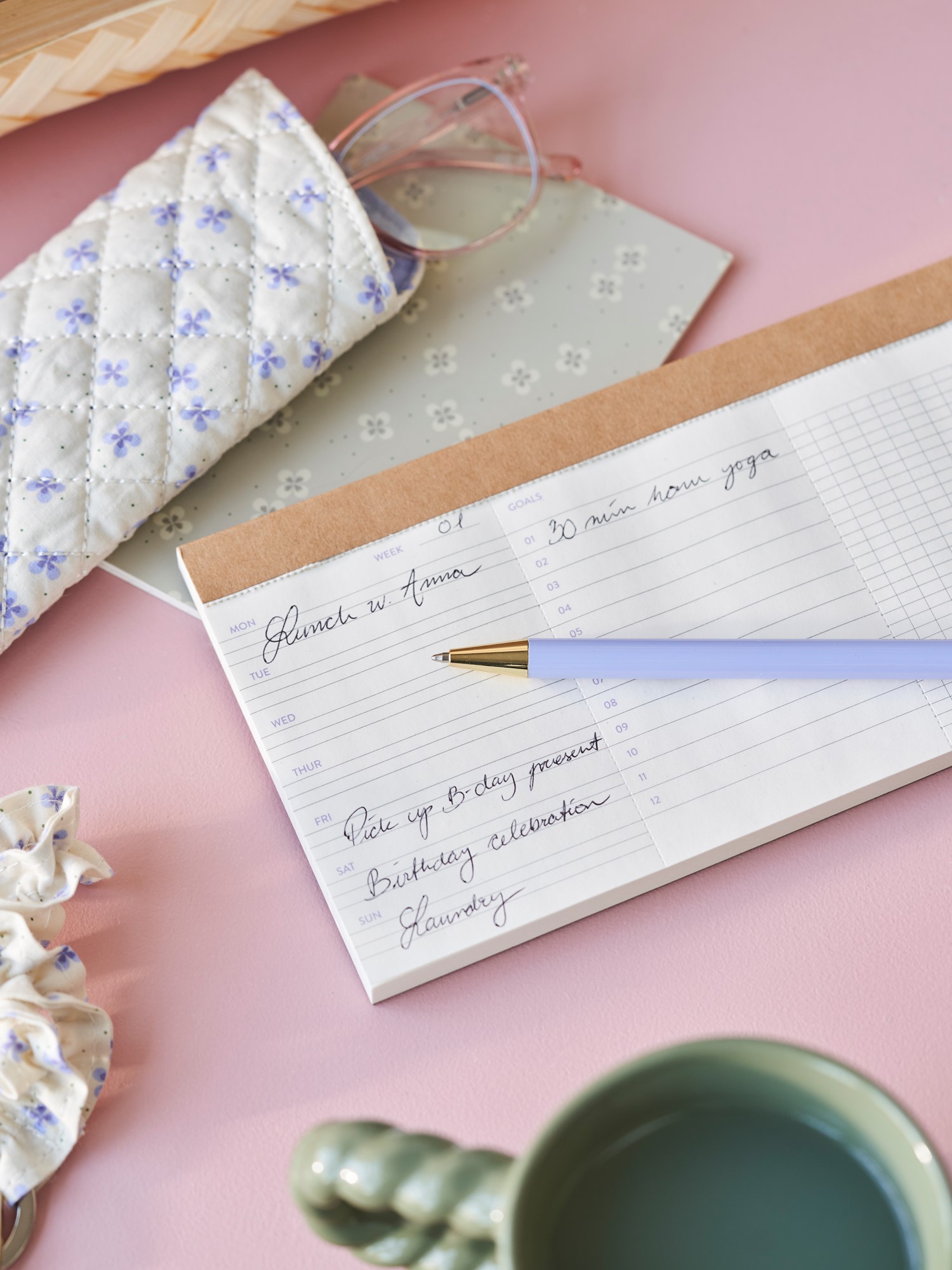 Skrivebordskalender | Papir. 20,5 x 11 cm. | White, Lilac