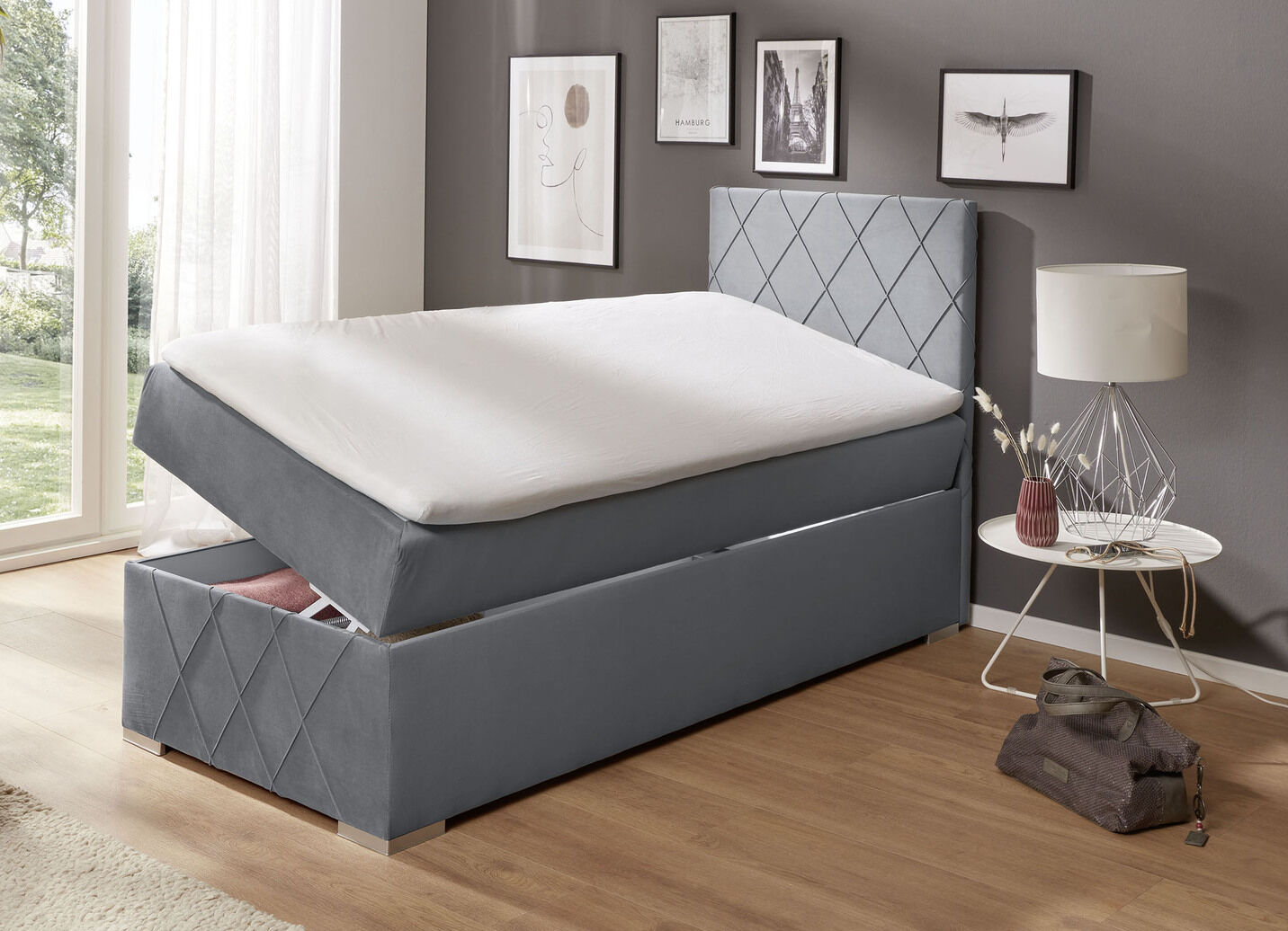 Boxspringbett mit Topper und Bettkasten